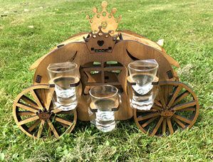 Wooden carriage with 6 glas